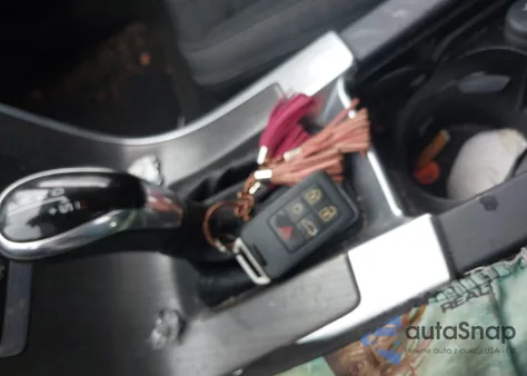 2015 Volvo Xc60 T5 from USA, damaged, VIN YV440MDJ1F2679878